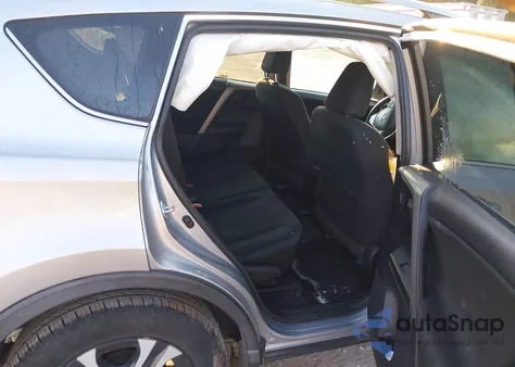 2017 Toyota Rav4 Le z USA, uszkodzony, nr VIN 2T3ZFREV3HW385253